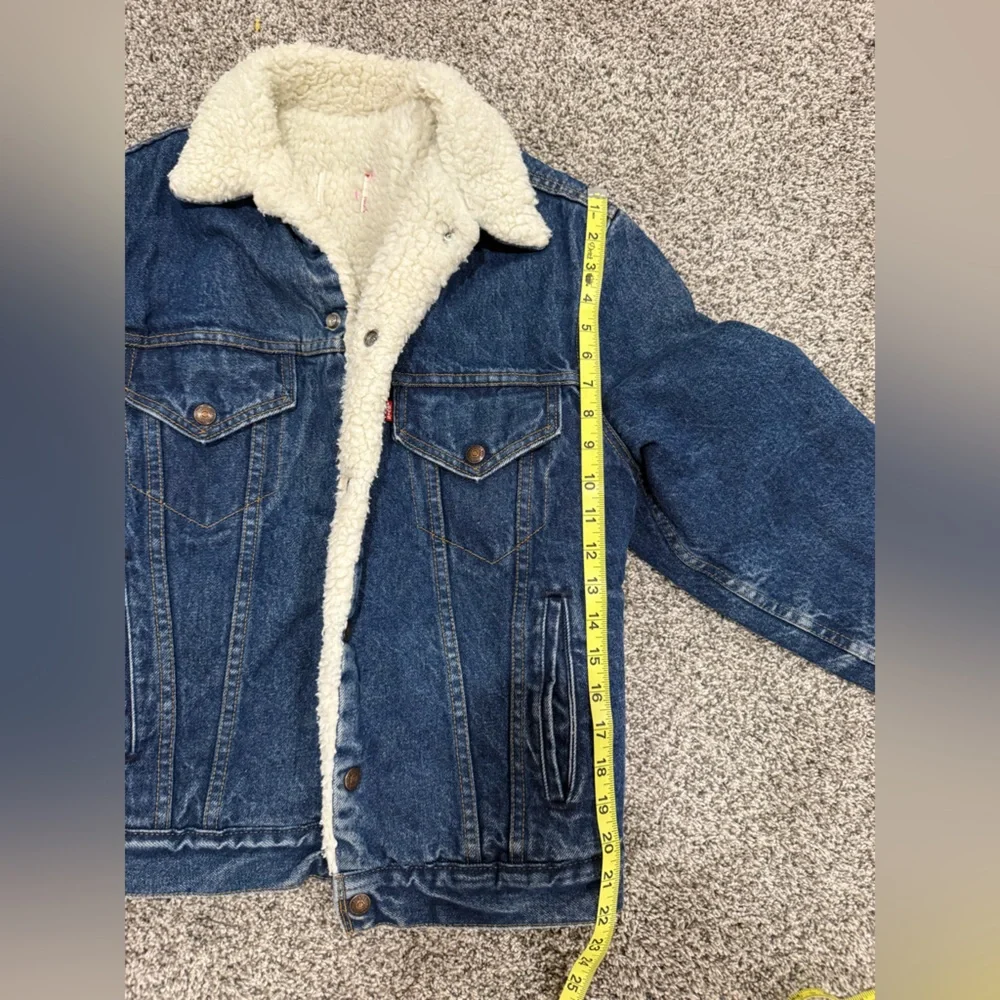 Vintage Levi's Sherpa lined jean jacket - Picture 14 of 14